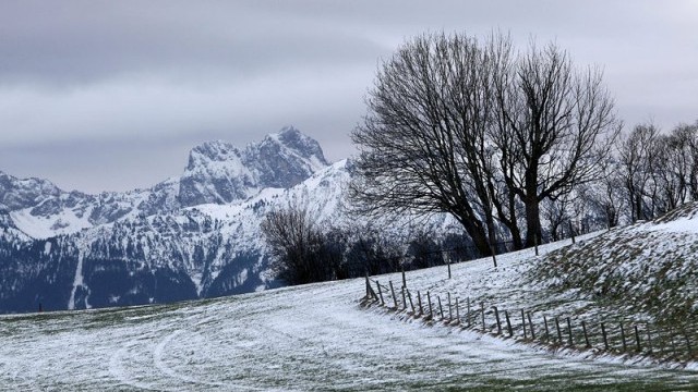 Големи запаси от бял водород може да съществуват в планинските вериги според