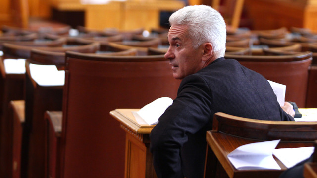 Снимка: Сидеров: Бих срутил парламента, ако после има мнозинство на „Атака”