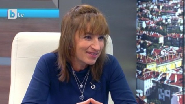 Снимка: Сестрата на Бойко Борисов с рецепта за правителство