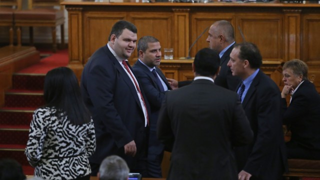 Снимка: ДПС внесе 3 законопроекта за Възродителния процес