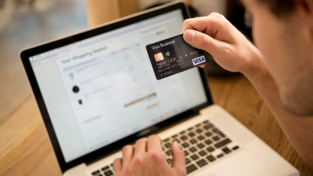 Снимка: Бизнесът в България се разплаща успешно с картите Visa