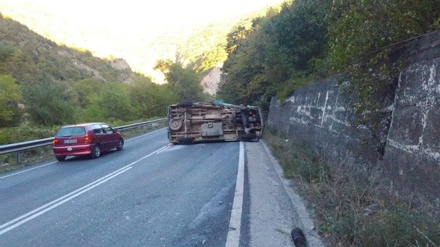 Снимка: Четирима бяха ранени при тежка катастрофа в Кресненското дефиле (СНИМКИ)