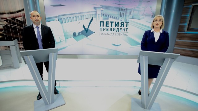 Снимка: Дебатът Цачева – Радев прикова над 50% от зрителите пред малкия екран