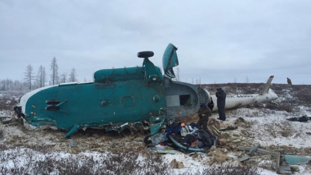 Снимка: 19 души загинаха при катастрофа на хеликоптер в Сибир