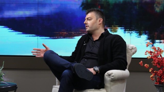 Снимка: Николай Бареков се похвали с „импрувнат” английски език