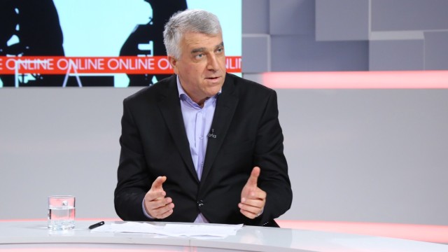 Снимка: Румен Гечев: Падането на визите за Канада с приемането на СЕТА е нагла манипулация