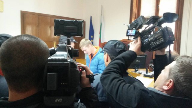 Снимка: Младежът, обвинен за побой над лекар, остава в ареста