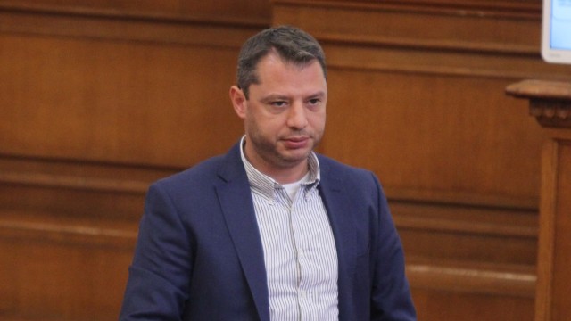Снимка: Делян Добрев: Акционерното участие за купуването на ЧЕЗ ще бъде между 20 и 30%