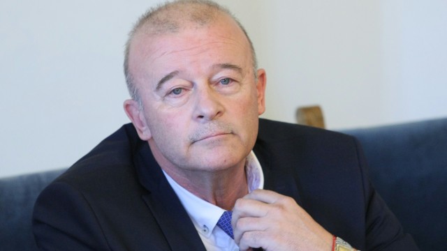 Снимка: БСП обвини зам.-министър на транспорта, че изнудвал превозвачи, ще го разследват