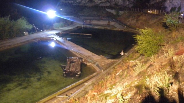 Снимка: Шофьор падна с колата си в рибарник и загина