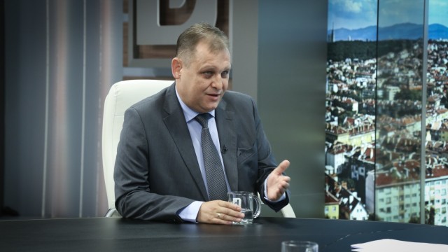Снимка: Новият председател на ВАС за повторния си избор и съмненията около имотите му