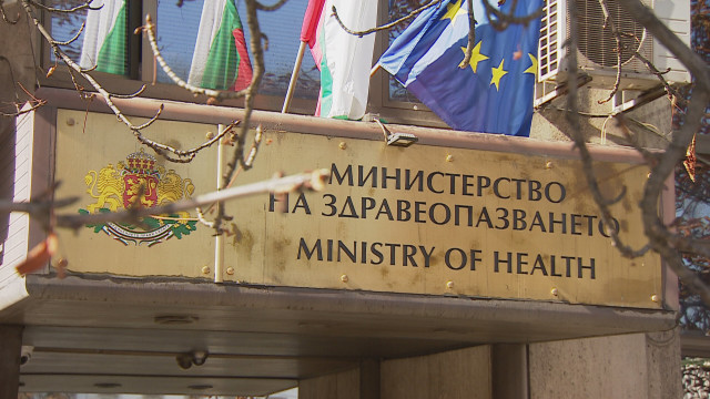 Здравното министерство: Лекарите трябва да носят отговорност, ако не са ваксинирали дете, но са отчели имунизация