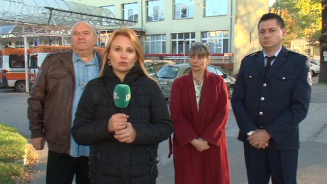 Снимка: 300-те души пред болницата в Пазарджик били роднини на пострадали в катастрофа