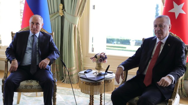 Снимка: Ердоган се срещна с Путин, Меркел и Макрон в Истанбул