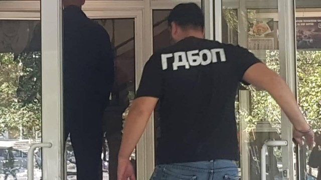 Снимка: Осъден за убийство координирал от затвора групата за рекет в Бургас 