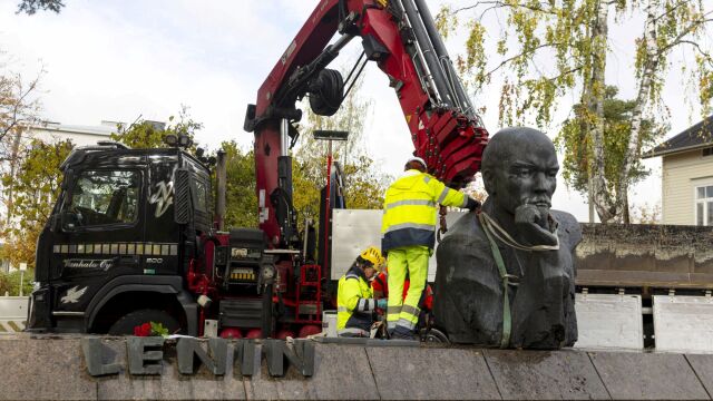 Снимка: В историята: Финландия демонтира последния паметник на Ленин в страната