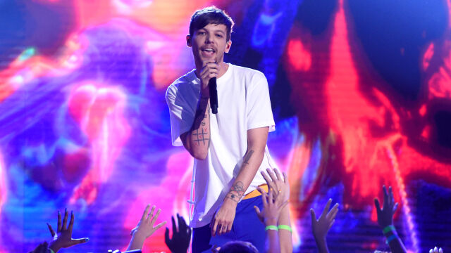 Снимка: Луи Томлинсън от One Direction с първи концерт в България