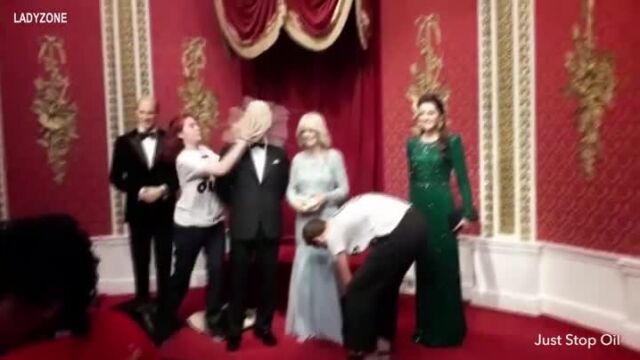 Снимка: Замеряха крал Чарлз III с шоколадова торта