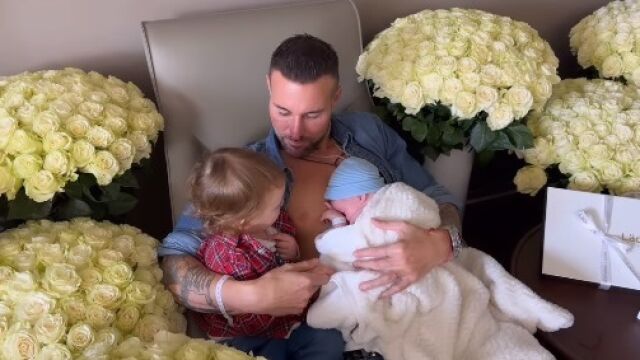 Снимка: Първи снимки на съпругата на Филип Плейн след раждането на сина им Руж