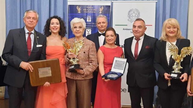 Снимка: Райна Кабаиванска получи престижна италианска награда