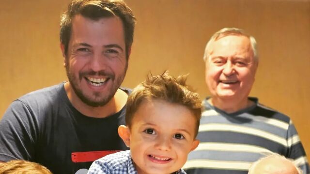 Снимка: Илиян на Петя Дикова с емоционален кадър: 4 поколения мъже от неговия род