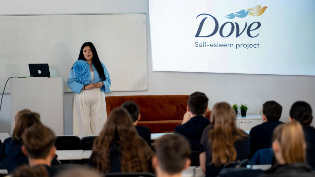 Снимка: Отбелязахме заедно с Dove Международния ден на момичетата