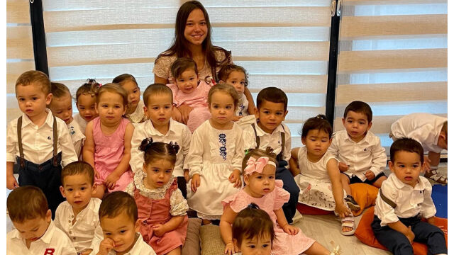 Снимка: На 26 съм и имам 22 деца, 20 от които са родени в рамките на 1 календарна година
