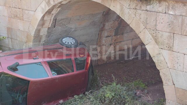 Снимка: 84-годишен шофьор излетя от мост край Русе (СНИМКИ)