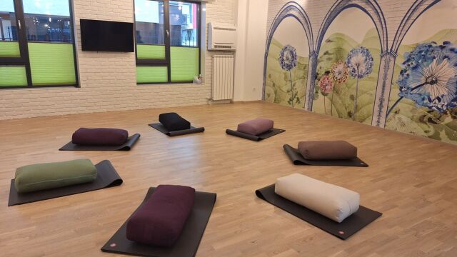 Снимка: Новото йога студио Joy Yoga: хармония между тяло, ум и храна