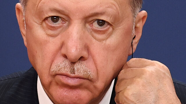 Снимка: Ердоган: Няма да позволим да бъдем въвлечени във войната, но сме подготвени за всички заплахи