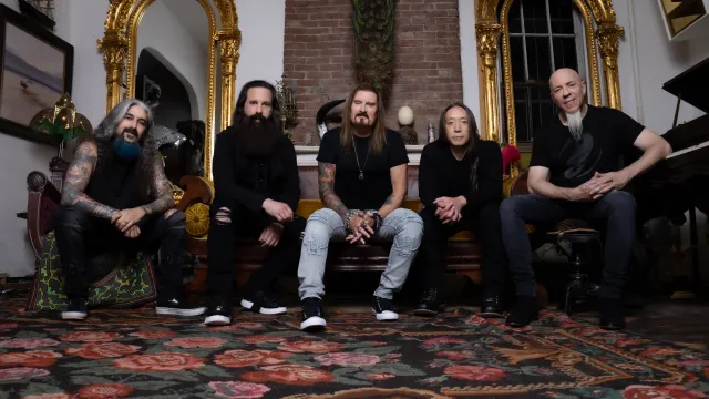 Dream Theater споделиха нова песен по текстове на Майк Портной 