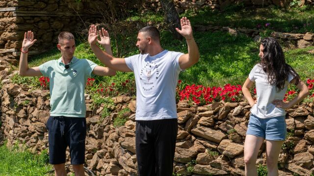 Снимка: В „Бягство към победата“ – каране на колело без седалка, пътуване с теснолинейка и още куп приключения