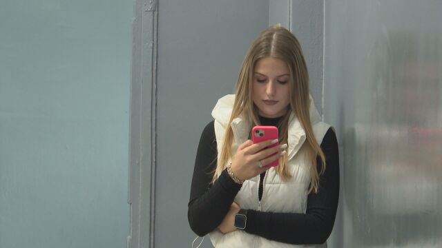 Снимка: На първо четене: Франция забранява социалните мрежи за деца под 15 г.