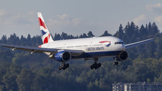 Снимка: Самолет на British Airways кацна по спешност в Букурещ заради интоксикация с дим на пътници