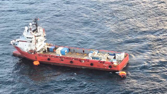 Инцидентът с кораб на 140 морски мили от Варна: Спасени са 10 украински моряци