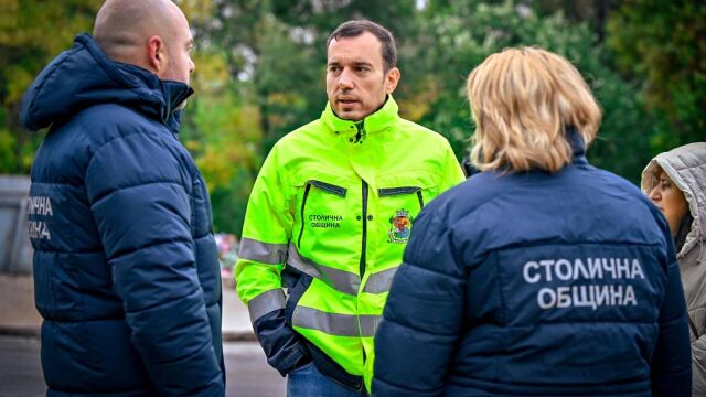 Снимка: Дронове летят над 