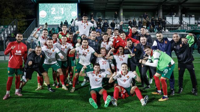 Снимка: Сърца от стомана! Младежите ни повалиха Чехия