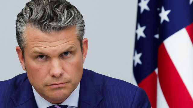 Снимка: Пийт Хегсет: САЩ ще останат в Близкия изток, за да гарантират, че Иран спазва примирието