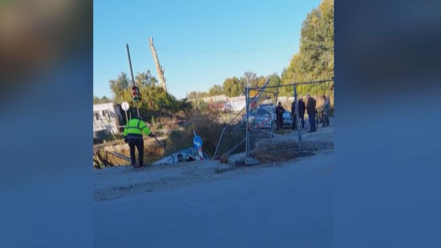 Шофьор „паркира“ в изкоп във Видин (ВИДЕО)