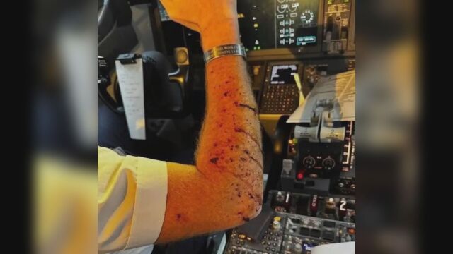Неизвестен обект удря самолет по време на полет, чупи прозорец и ранява пилот