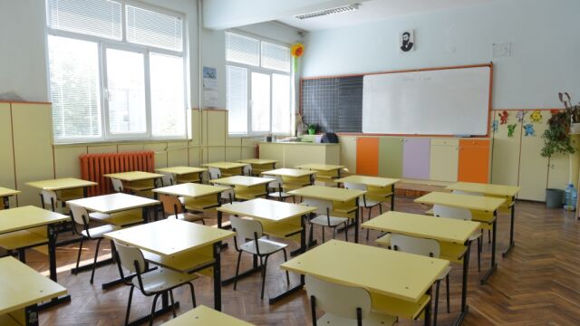 Осмокласник наръга с нож 12-годишно дете в столично училище