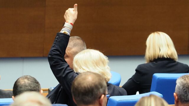 Парламентът събра кворум. Денков: Всеки опит нещо да се пооправи може да доведе до срутване на системата
