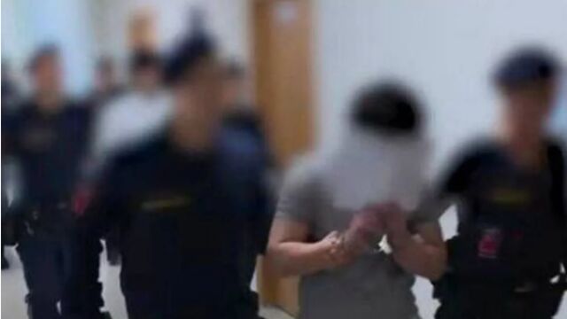 Снимка: Ученици ограбвали и изнасилвали учителката си в продължение на месеци 