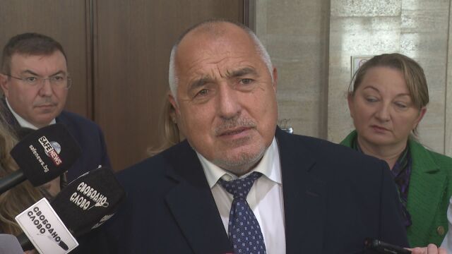 Бойко Борисов: Да се спре с този цирк, още днес да върнат колите и шофьорите на Радев 