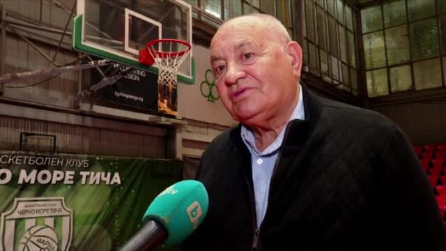 Снимка: Никога в болнични: Тайната на треньора легенда! (ВИДЕО)