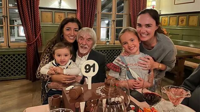 Снимка: Бърни Екълстоун (95): Горд татко на дъщеря (70) и син (5)