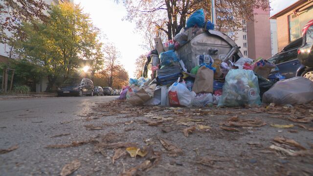 Криза със сметосъбирането в още три столични района: Какво се случва с боклука на София?