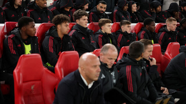 Снимка: Ливърпул продължава да затъва. Юноша изгонен във втори пореден мач