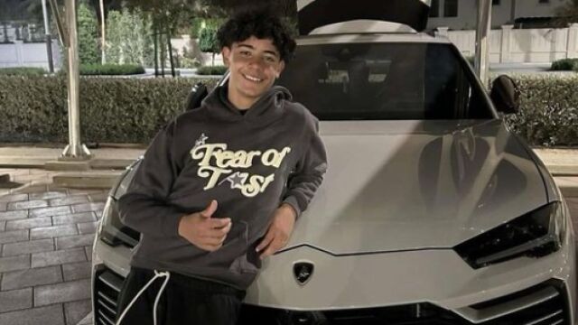 Снимка: Роналдо подари на 15-годишния си син кола за над 200 000 евро