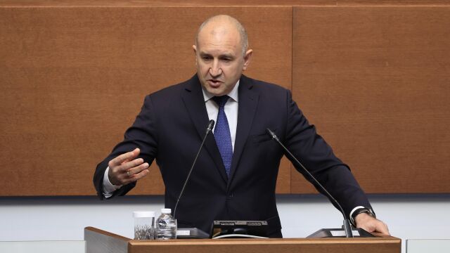 Румен Радев: В нашата партия не сме владетели на ловните полета. Там има друга история, но тя е за булевардни романи
